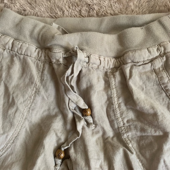 Guess summer pants. Size small. Inseam 32. Cotton pants perfect for summer. - Picture 1 of 2